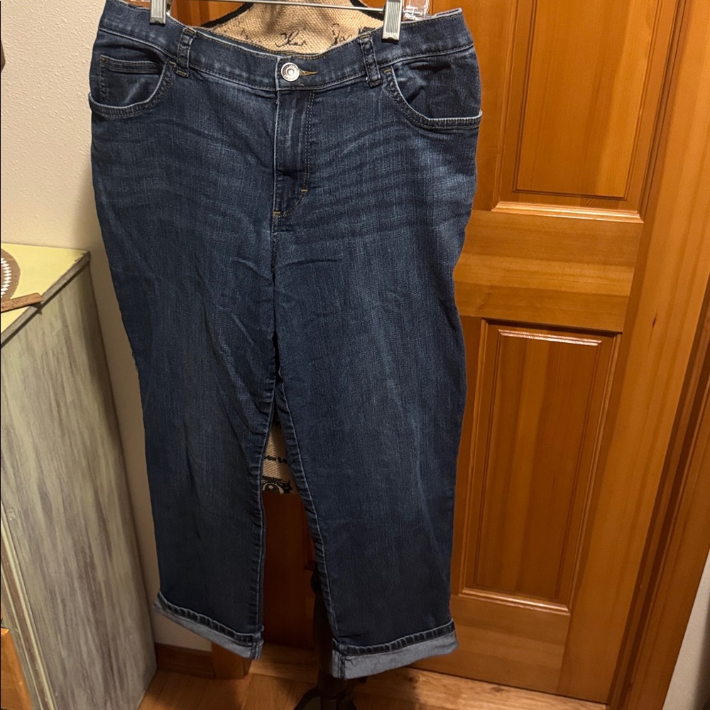 Lee 1889 Relaxed Fit Classic Blue Denim Jeans, great stretch